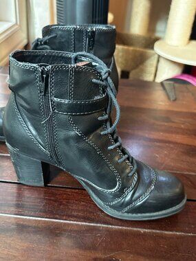 Naturalizer Black Leather Lace-Up Bootie Women's 8 — Lightly Worn